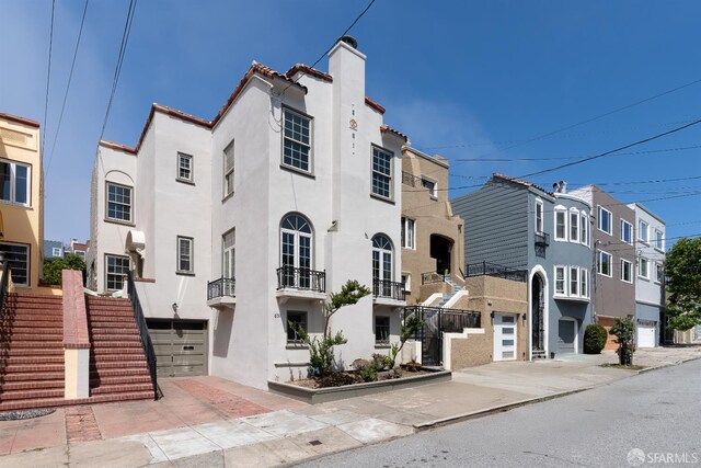 651 29th Ave, San Francisco, CA 94121 - view of building exterior with a garage