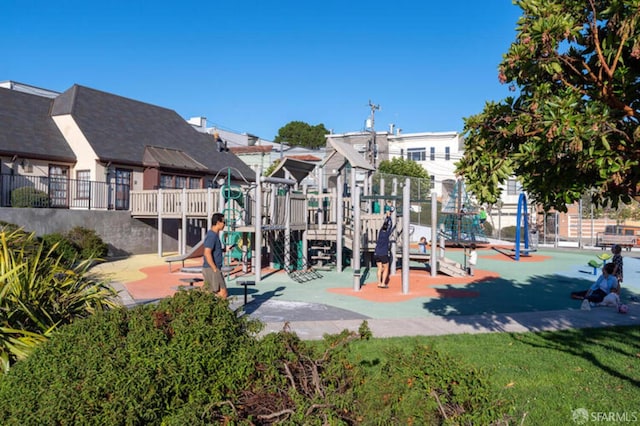 651 29th Ave, San Francisco, CA 94121 - view of communal playground