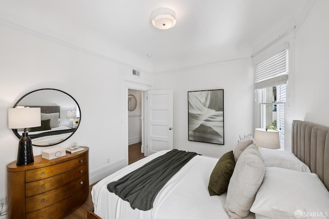 2427 Franklin St, San Francisco, CA 94123 - bedroom with wood finished floors
