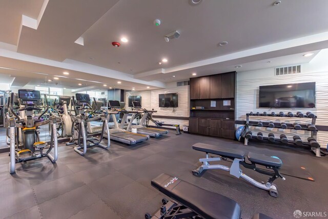 2655 Bush St Unit 119, San Francisco, CA 94115 - exercise room with recessed lighting