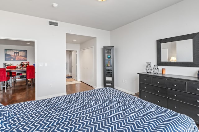 38 N Almaden Blvd Unit 1419, San Jose, CA 95110 - bedroom with wood finished floors and baseboards