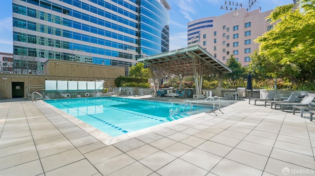 38 N Almaden Blvd Unit 1419, San Jose, CA 95110 - community pool with a patio