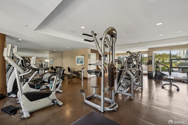 gym featuring recessed lighting