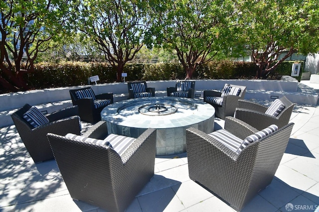 view of patio featuring an outdoor hangout area