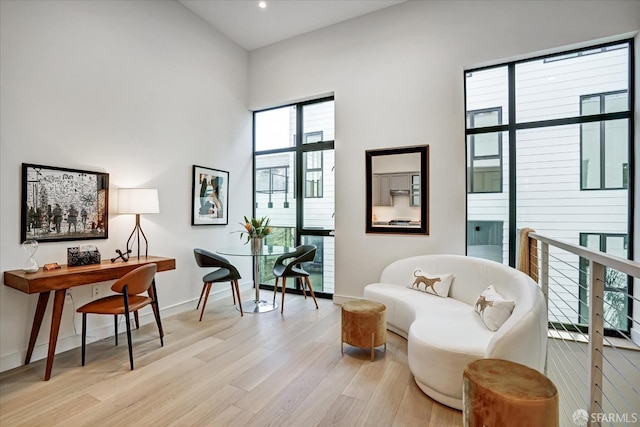 150 Eureka St, San Francisco, CA 94114 - living area with light wood-type flooring, baseboards, and recessed lighting