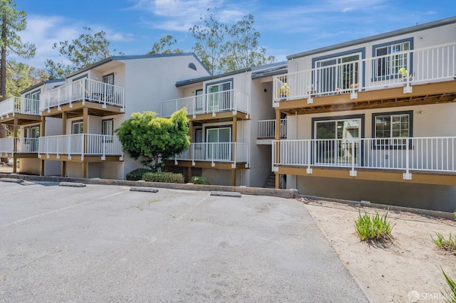 1021 San Luis Cir Unit 612, Daly City, CA 94014 - view of property featuring uncovered parking