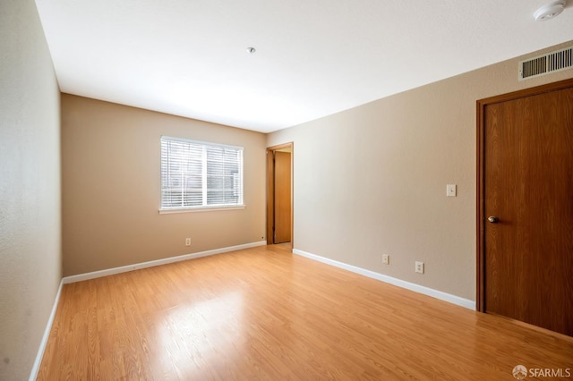 1021 San Luis Cir Unit 612, Daly City, CA 94014 - unfurnished room featuring a smoke detector and light wood-type flooring