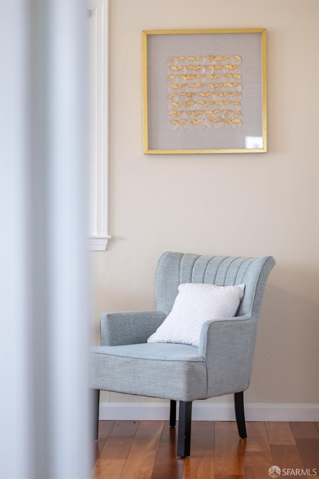 sitting room with baseboards