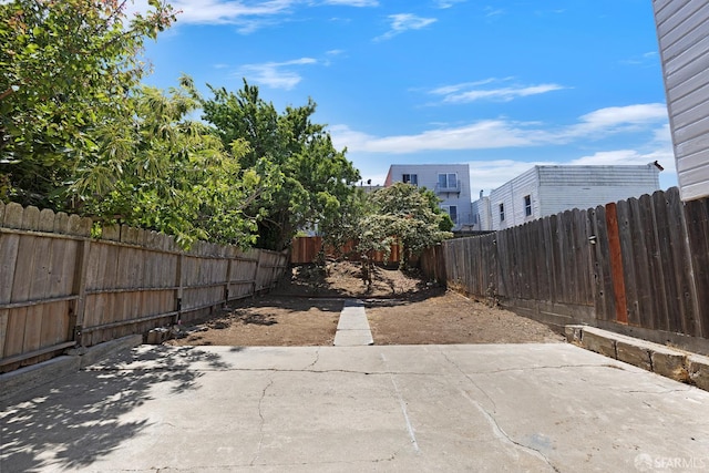 1187 Hollister St, San Francisco, CA 94124 - fenced backyard with a patio
