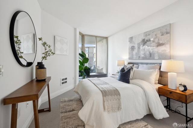 bedroom featuring carpet floors