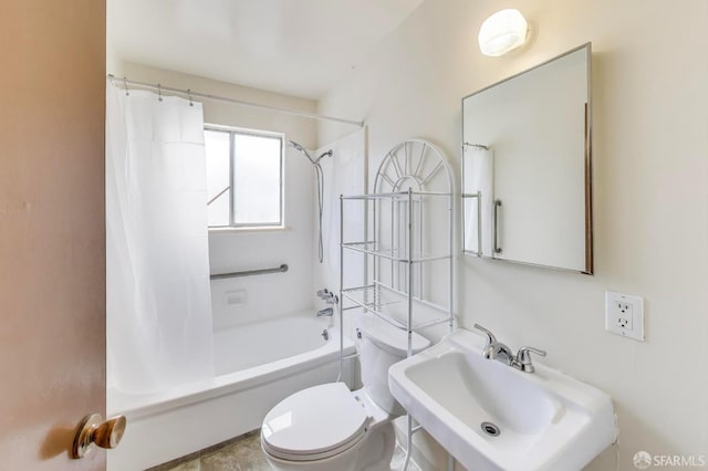 37847 Niles Blvd, Fremont, CA 94536 - full bath featuring a sink, shower / bathtub combination with curtain, and toilet