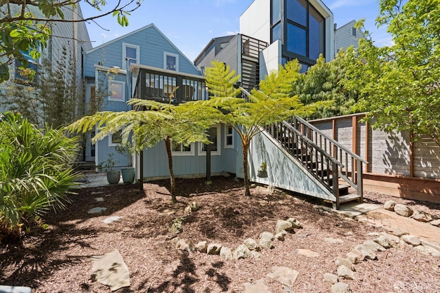 462 Clipper St, San Francisco, CA 94114 - back of property with stairway
