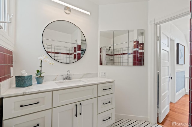 462 Clipper St, San Francisco, CA 94114 - full bath with vanity, a shower with shower curtain, and baseboards