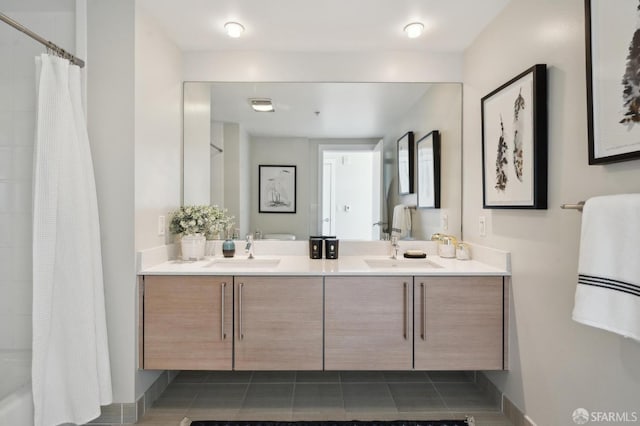 bathroom with a shower with curtain and vanity