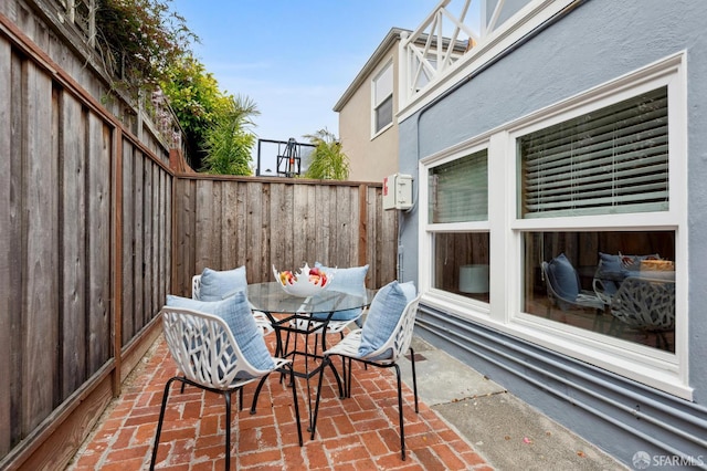 20 Rossmoor Dr, San Francisco, CA 94132 - fenced backyard with a patio and outdoor dining area
