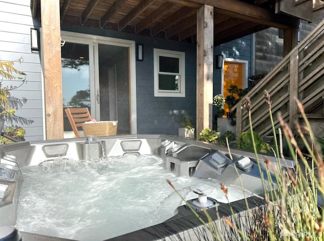 2543 44th Ave, San Francisco, CA 94116 - view of patio featuring a hot tub