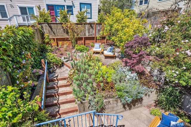 25 Roselyn Ter, San Francisco, CA 94118 - view of yard featuring fence and a patio area
