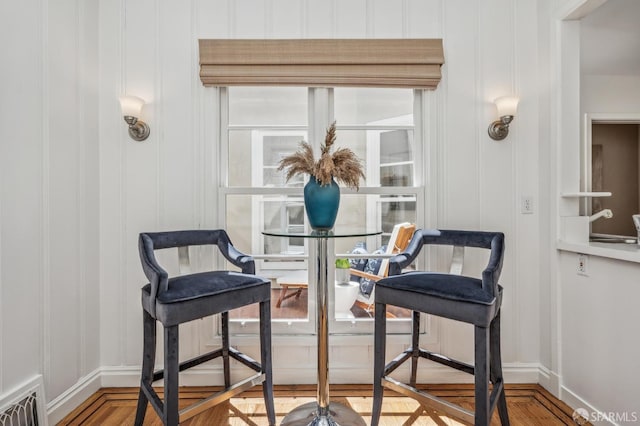 25 Roselyn Ter, San Francisco, CA 94118 - living area featuring a decorative wall and baseboards