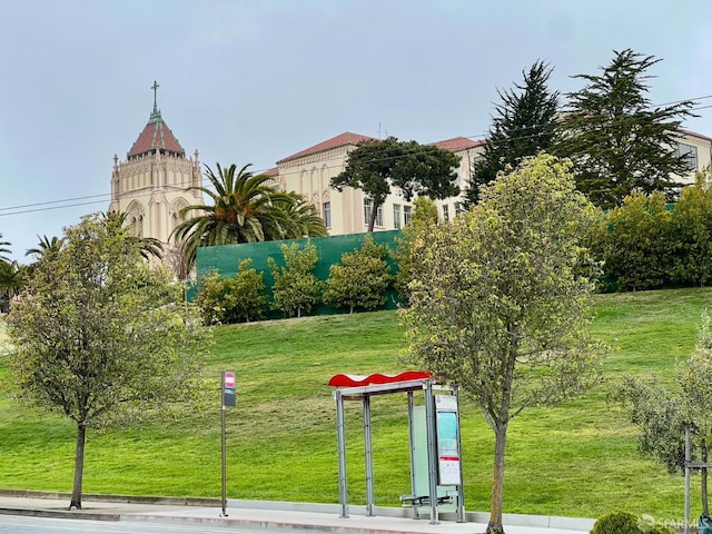 25 Roselyn Ter, San Francisco, CA 94118 - view of home's community with a lawn