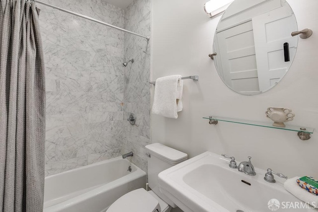 813 Union St, San Francisco, CA 94133 - full bath featuring shower / bath combination with curtain and a sink