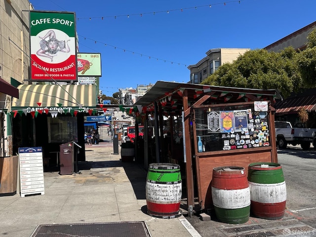 813 Union St, San Francisco, CA 94133 - surrounding community