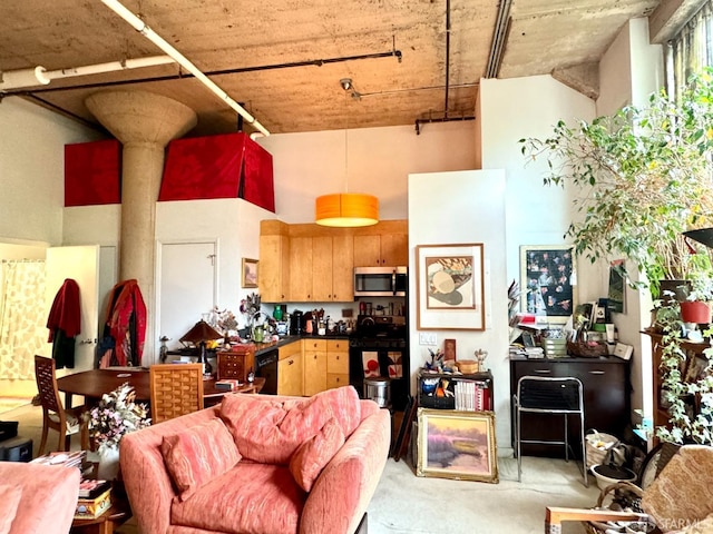 1 Federal St Unit 46, San Francisco, CA 94107 - living area with a high ceiling