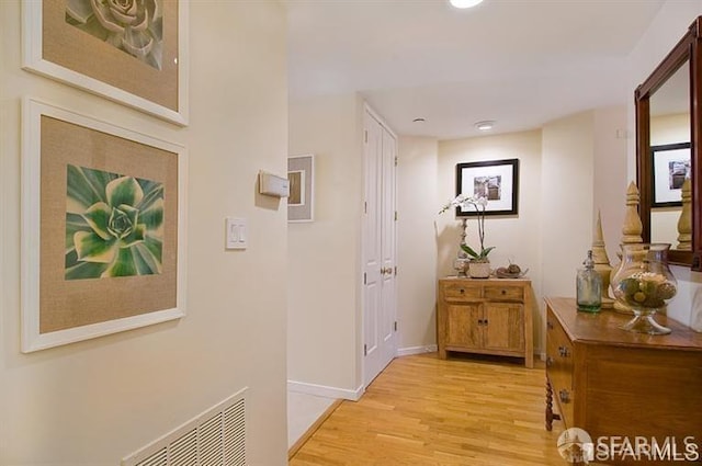 2040 Broadway St Unit 102, San Francisco, CA 94115 - hallway with light wood-style flooring and recessed lighting
