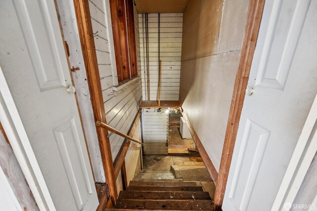 80 Bronte St, San Francisco, CA 94110 - view of staircase