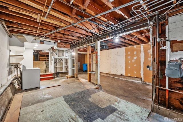 80 Bronte St, San Francisco, CA 94110 - unfinished below grade area with washer / clothes dryer and stairs