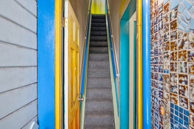 80 Bronte St, San Francisco, CA 94110 - view of staircase