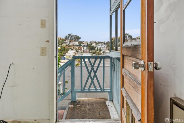 80 Bronte St, San Francisco, CA 94110 - view of balcony