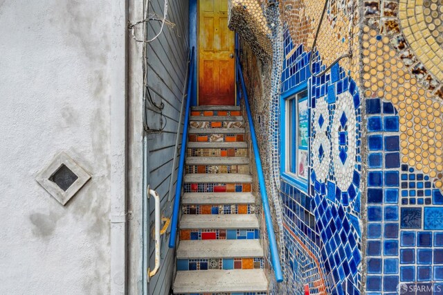 80 Bronte St, San Francisco, CA 94110 - view of stairway