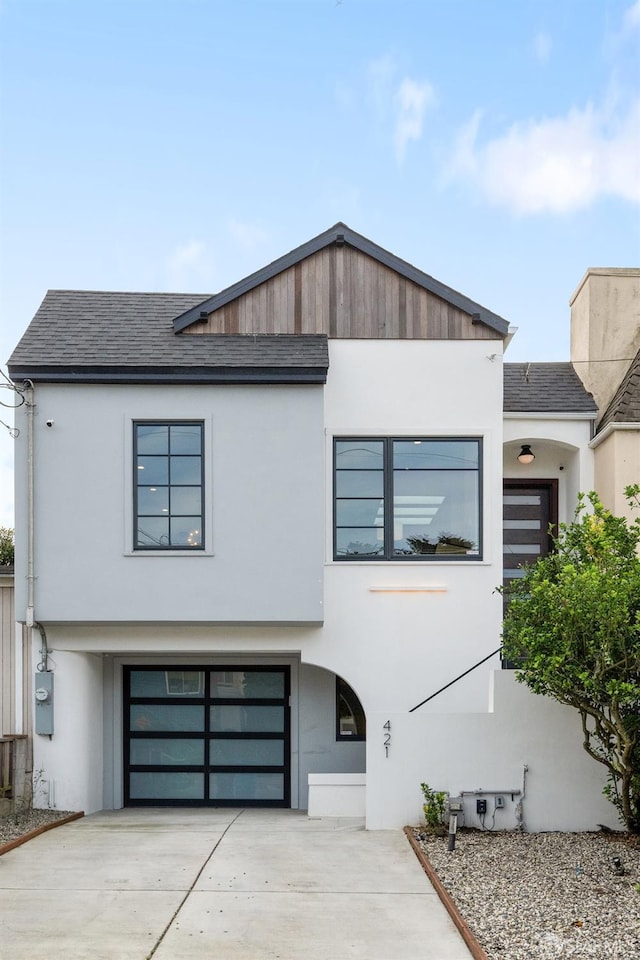 view of front of property featuring a garage