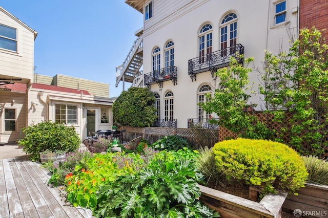 exterior space with fence