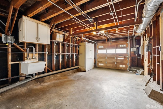 1874 34th Ave, San Francisco, CA 94122 - garage featuring a sink