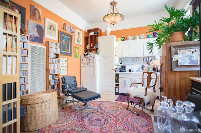 772-774 14th St, San Francisco, CA 94114 - sitting room with light wood-type flooring