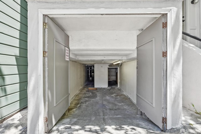 432 Buchanan St, San Francisco, CA 94102 - corridor featuring unfinished concrete floors