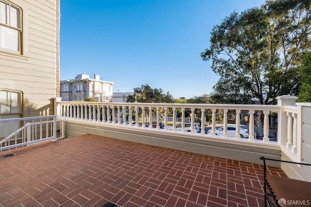 exterior space featuring a balcony