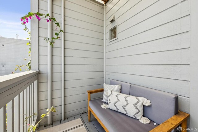 221 Lily St, San Francisco, CA 94102 - view of balcony