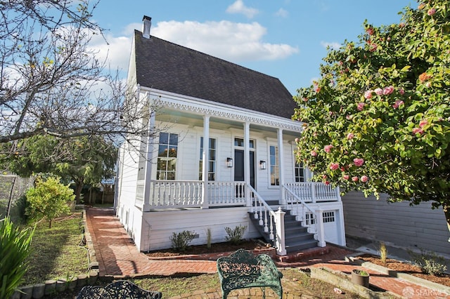 view of front facade with a porch