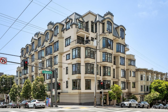 1501 Greenwich St Unit 504, San Francisco, CA 94123 - view of apartment building / complex