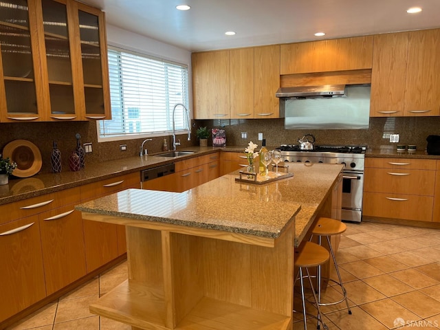 183 Lakeshore Dr, San Francisco, CA 94132 - kitchen with high end stainless steel range, stone countertops, a kitchen bar, a sink, and backsplash