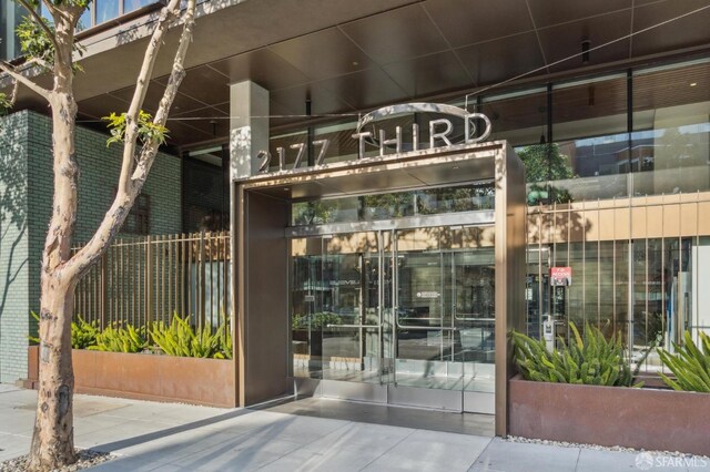 2177 3rd St Unit 421, San Francisco, CA 94107 - view of exterior entry featuring fence