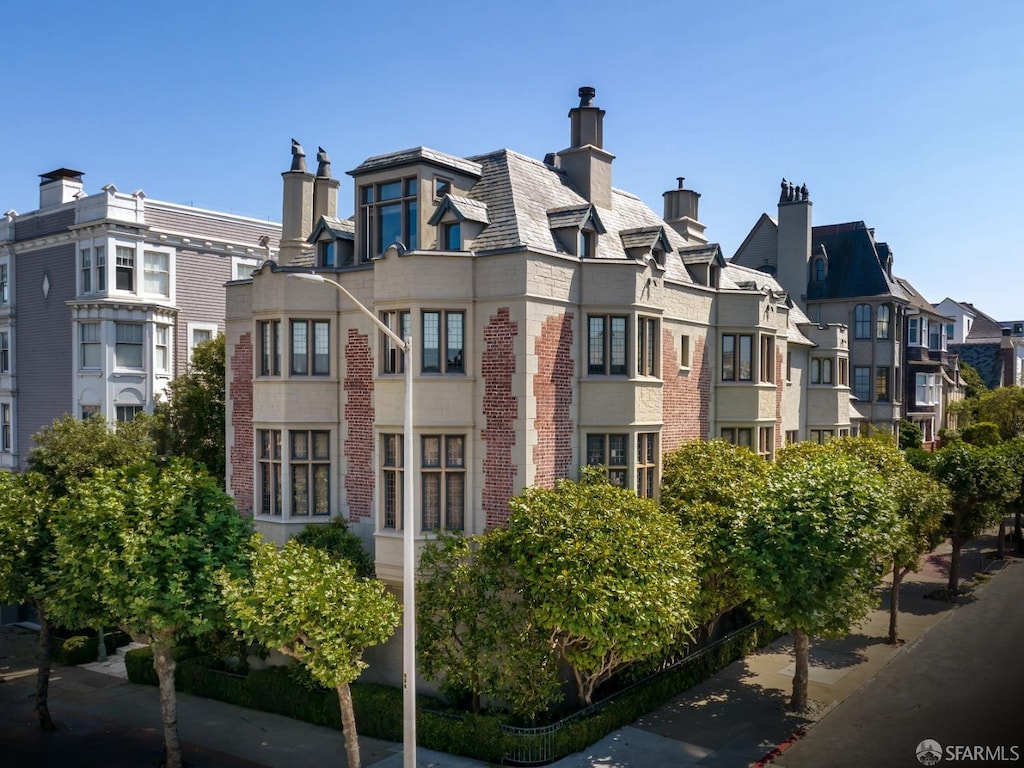 view of building exterior featuring a residential view