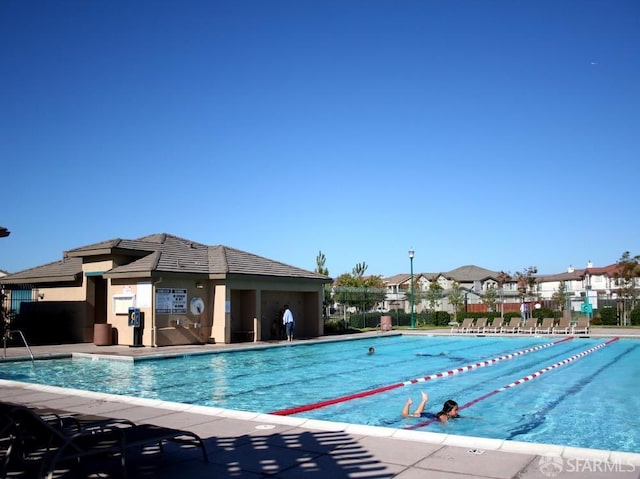 view of swimming pool