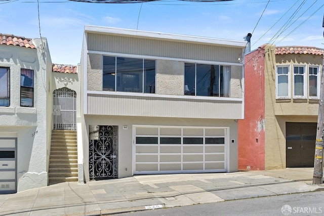 view of front facade with a garage