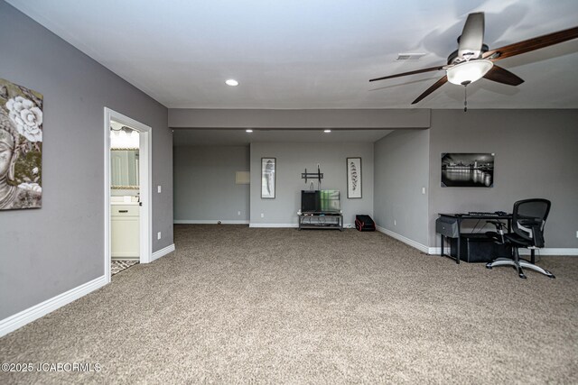 living room featuring a ceiling fan, carpet floors, baseboards, visible vents, and recessed lighting