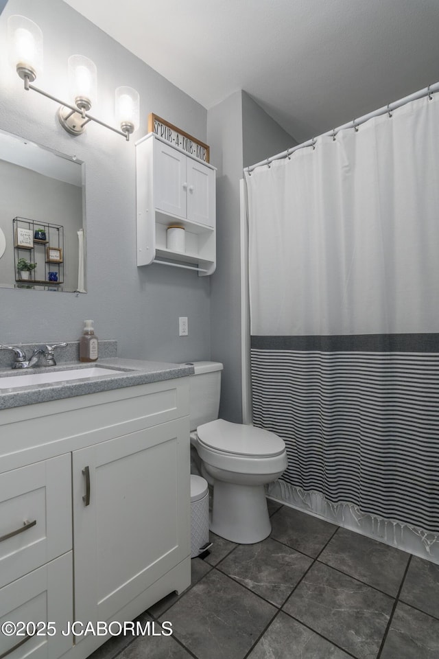 4758 Henwick Ln, Jefferson City, MO 65109 - bathroom with vanity and a shower with shower curtain