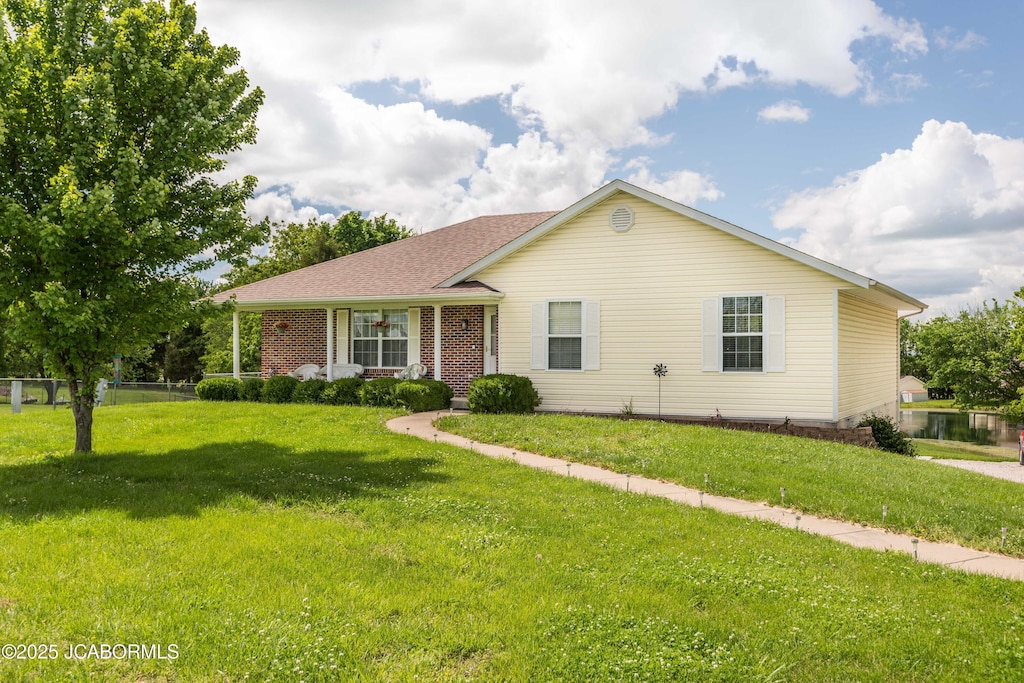 10855 Old Barn Rd, Holts Summit, MO 65043 - ranch-style house featuring brick siding