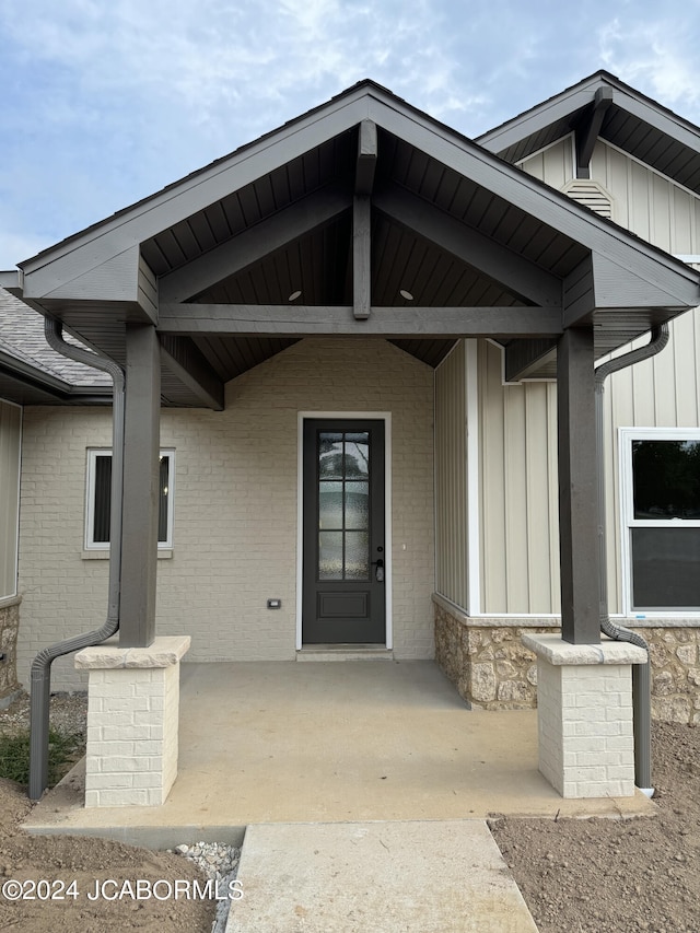 view of property entrance